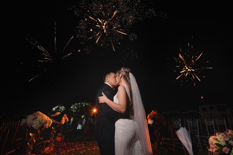 Fotografo di matrimoni Oscar Osorio (oscarosorio). Foto del 16 luglio 2019