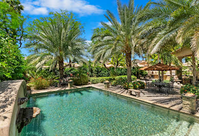 Maison avec piscine et jardin 9