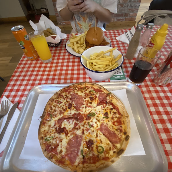 Gluten-Free Pizza at Jolly Boys Pizza & Grill