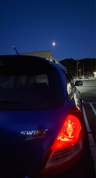 スイフトスポーツのグリル大百科・桜🌸と愛車・桜と愛車・夕日と月とに関するカスタム事例の投稿画像10枚目