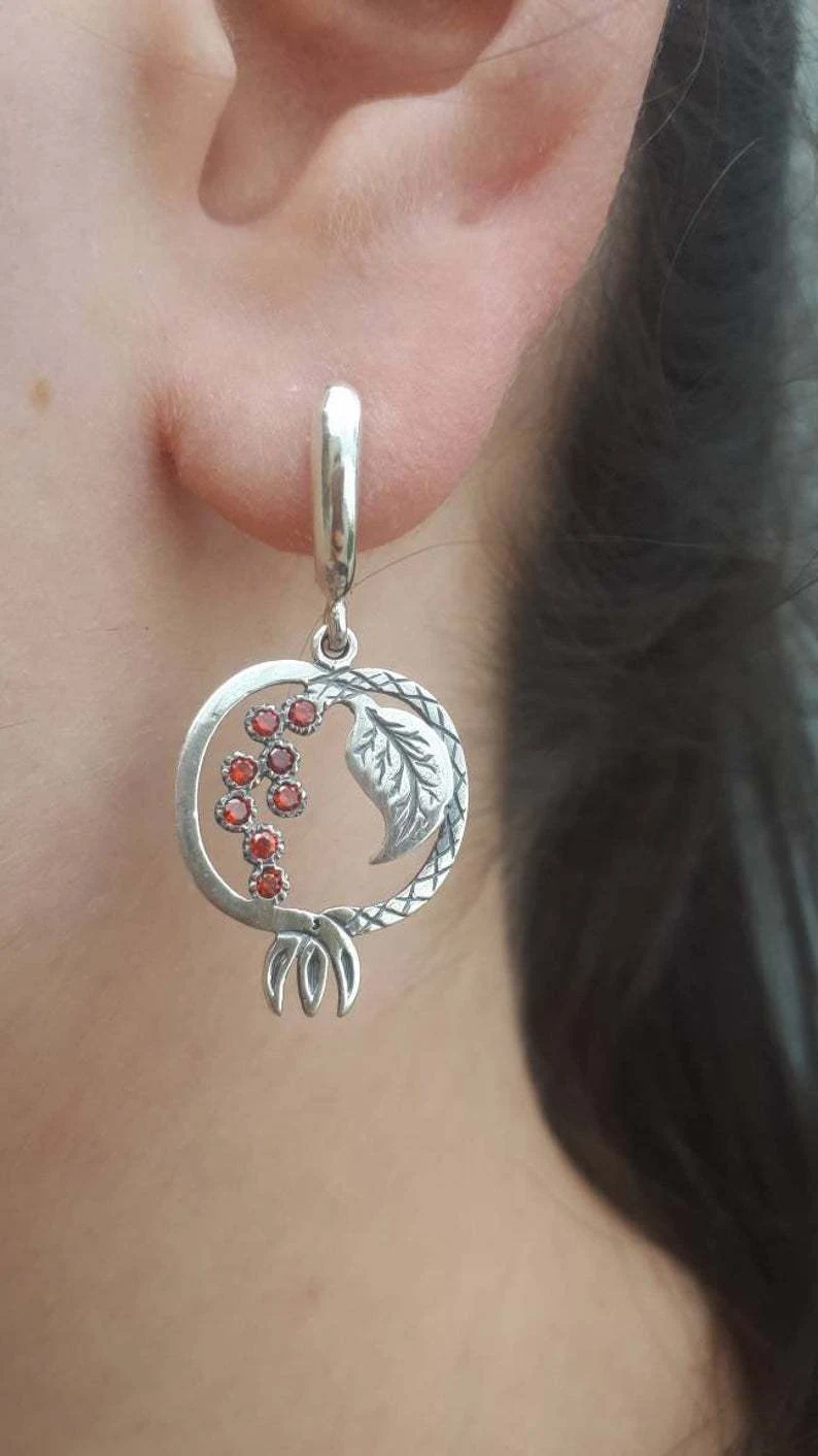 Title 2, Pendentif de boucles doreilles vintage en zirc...
