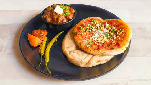 Masala Chole Kulcha