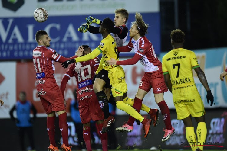 Malaise blijft duren: Zulte Waregem gaat met 10 ook in kolkend Moeskroen ten onder