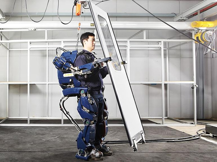 Wearable robots have become conducive to occupations that require heavy lifting