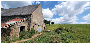 maison à Tauves (63)