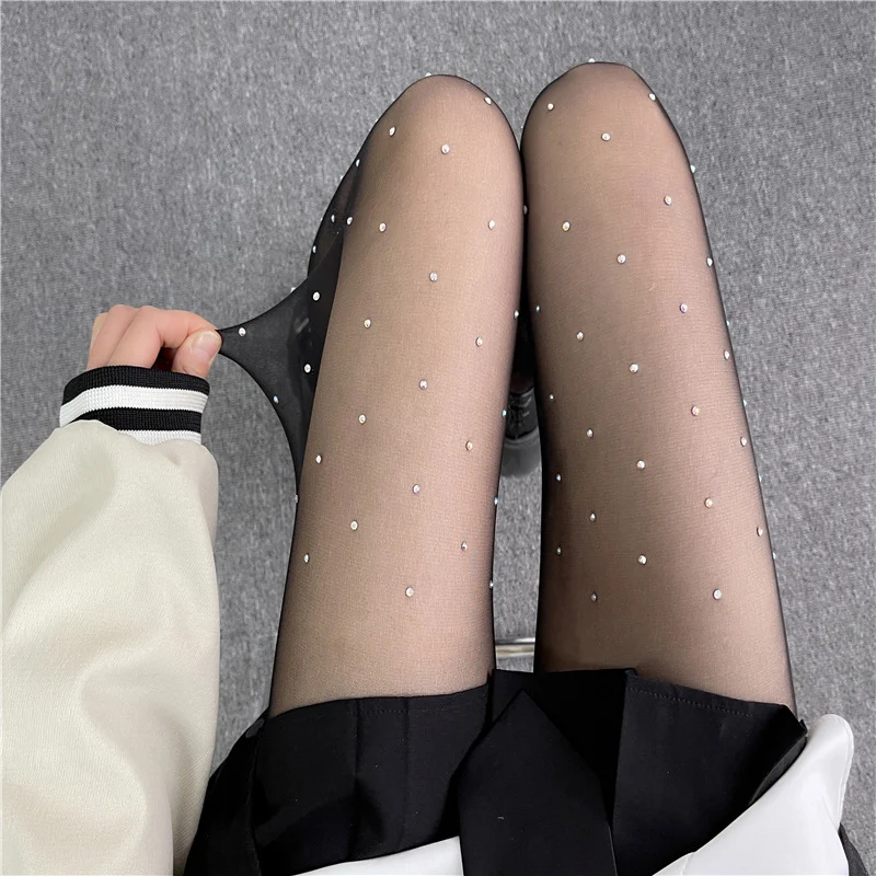 Negro con pantalla de seda de diamante, pantimedias de diamantes de imitación brillantes rojas, corte arbitrario fino antigancho