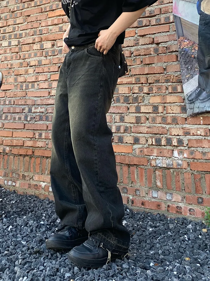 Żółte, luźne jeansy w stylu retro amerykańskim dla mężczyzn i kobiet. Wygoda i styl vintage na co dzień. Idealne dla każdego.
