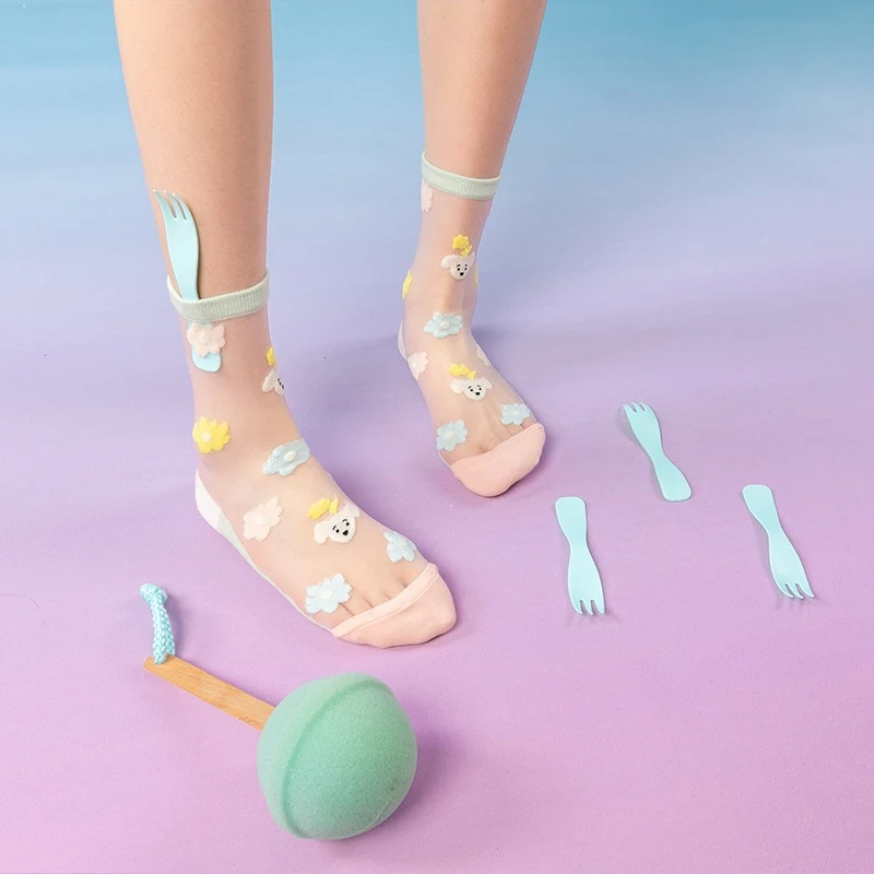 Nouveaux Bas Chaussettes d'été et de printemps pour femmes Motifs mignons de dessins animés Chaussettes tubulaires féminines