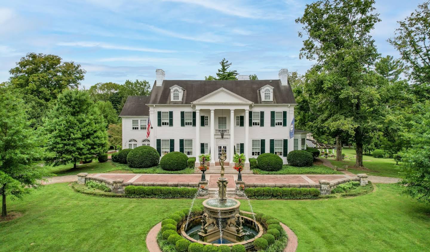 House with pool Louisville