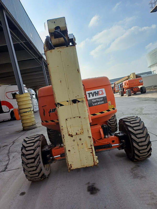 Picture of a JLG 600AJ