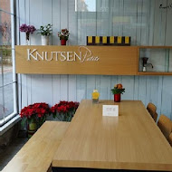 Knutsen Petite Cafe 肯努森咖啡