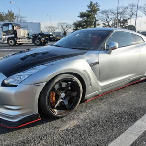 NISSAN GT-R