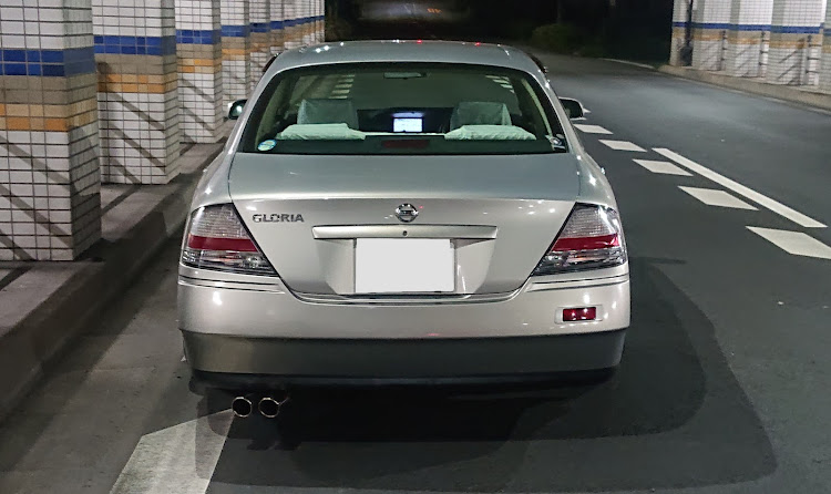 グロリアの低そうで低くない少し低い車・バトラ・レースカバー・食物連鎖に関するカスタム事例の投稿画像3枚目