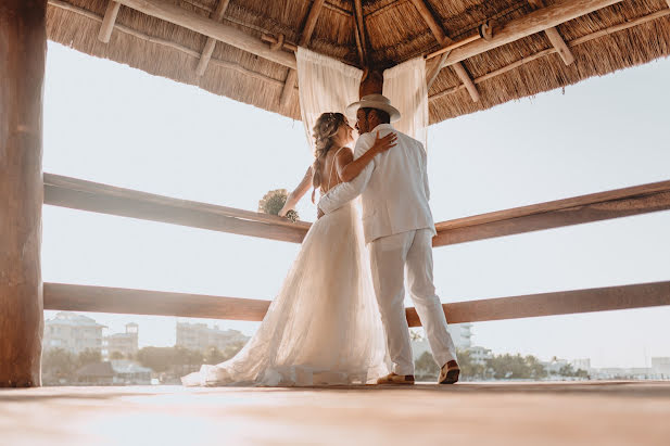 Svatební fotograf Roberto Andrade Y Ximena Zilli (robymenaphoto). Fotografie z 19.ledna 2023
