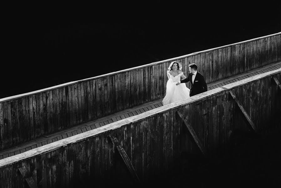 Fotógrafo de casamento Caragin Mircea (westmedia). Foto de 9 de setembro 2019