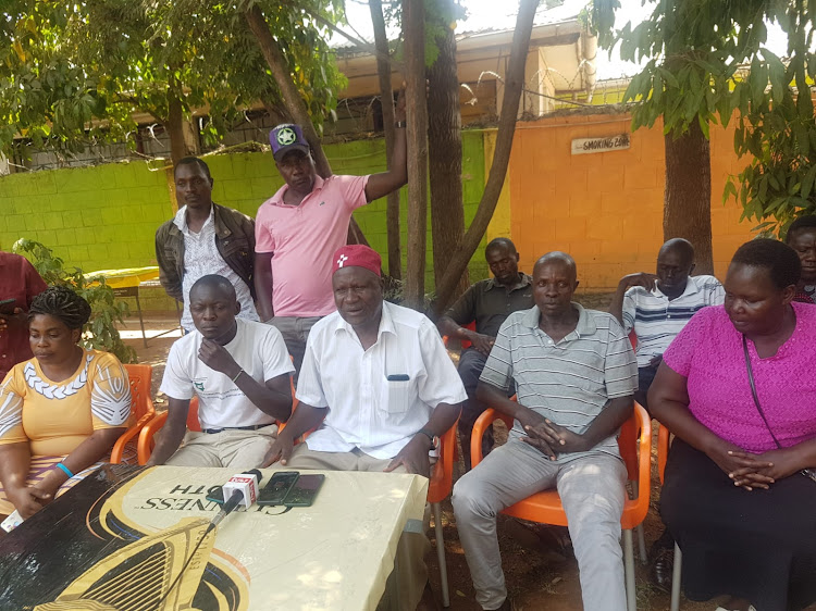 Kisumu county bunge la wanainchi chairman Joshua Owino and Roho Fweny church archbishop Nicholas Ochuka during a press briefing on Wednesday.