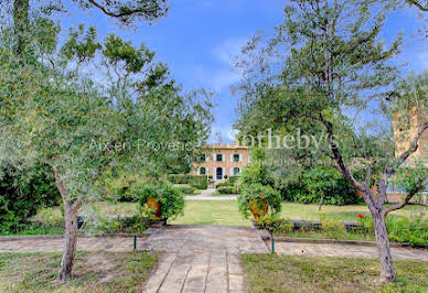 House with pool and garden 9