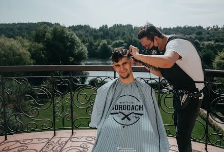 Fotografo di matrimoni Anna Batyanova (abatyanova). Foto del 10 aprile 2020