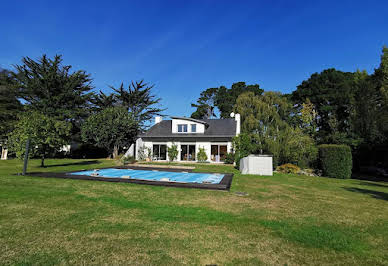 Villa with pool and terrace 4