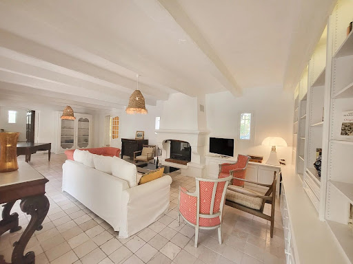 Villa avec piscine et terrasse 5