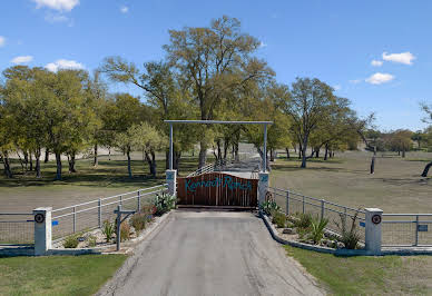 Corps de ferme avec jardin 4