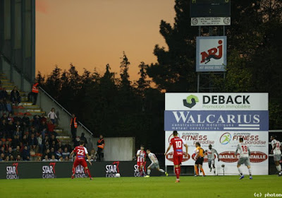 Le Standard retombe sur terre, Mouscron prend un peu d'air 