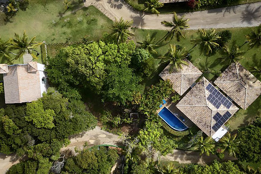 photo House with pool and garden