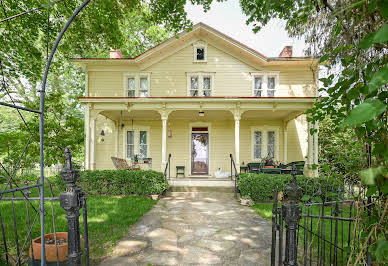 House with garden 2