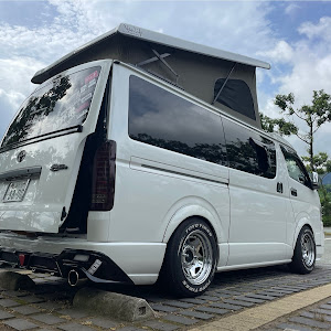 ハイエースバン TRH200V