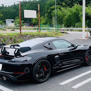 ケイマン GT4