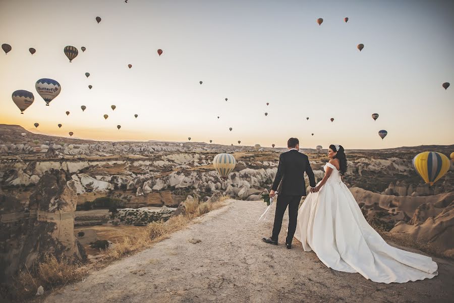 Fotógrafo de casamento Serhat Serkan Güzelsoy (serhat). Foto de 28 de setembro 2017