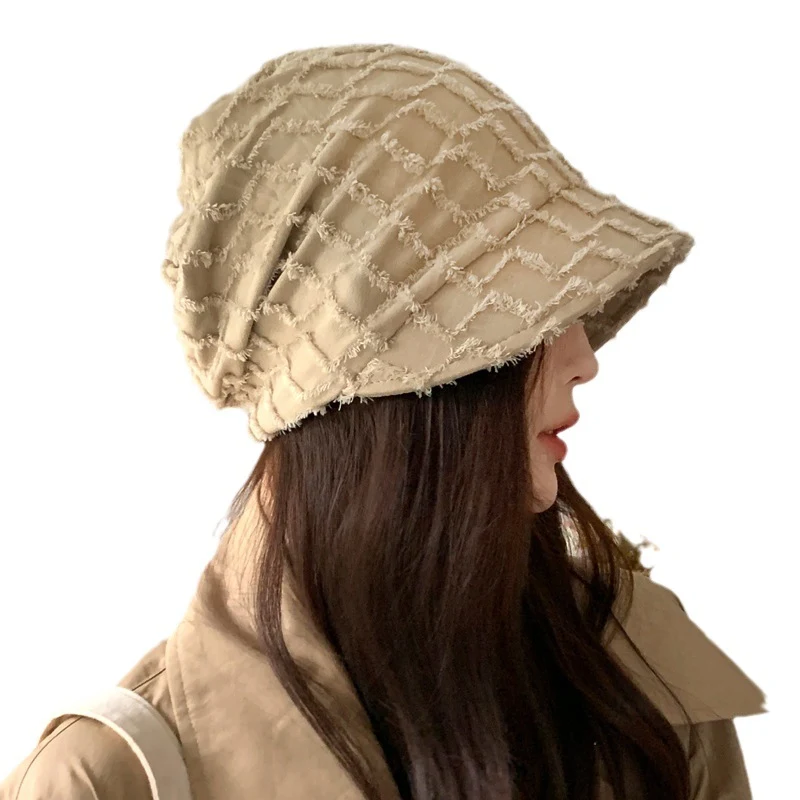 Sombrero de mujer de color liso con gorro de pelo a cuadros fino