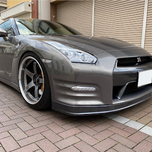 NISSAN GT-R R35