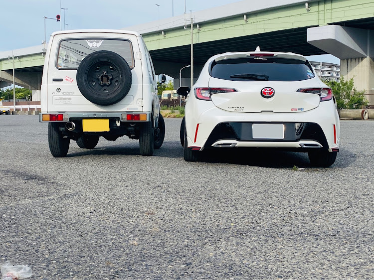 カローラスポーツのZWE211h・仕事おわりに関するカスタム事例の投稿画像2枚目
