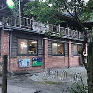 鯉魚潭樹屋餐廳