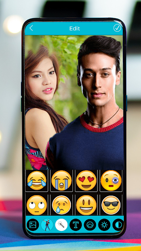 Selfie With Tiger Shroff - photo editor