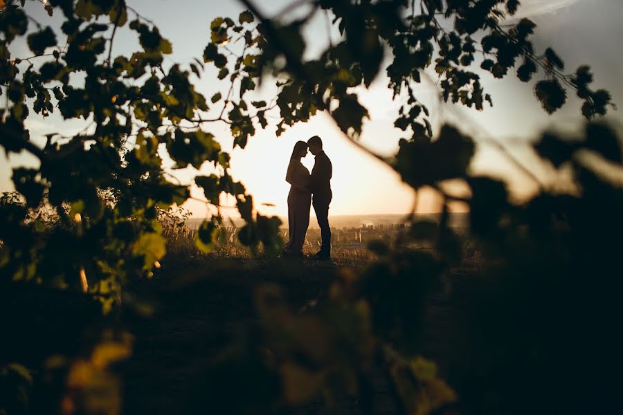 Fotógrafo de casamento Viktoriya Golomolzina (vikki). Foto de 8 de outubro 2018