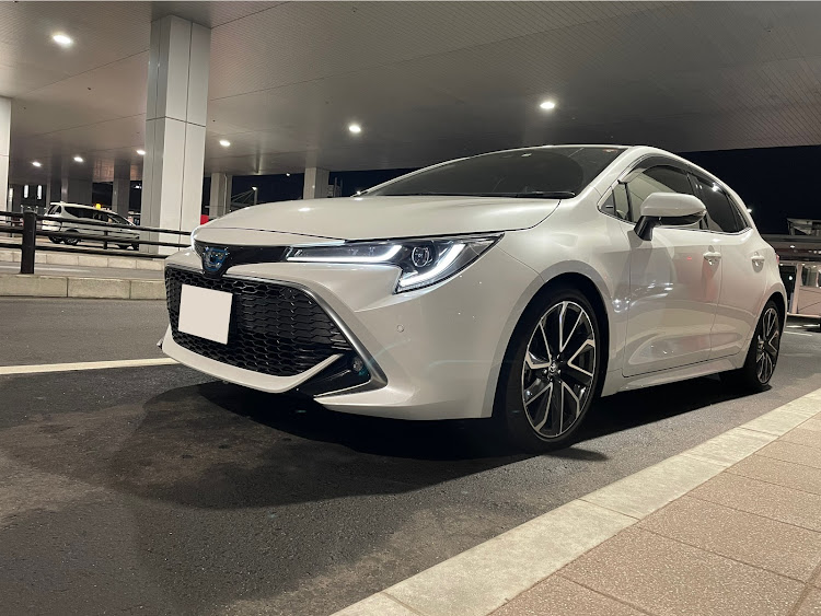 カローラスポーツのCOROLLA SPORT・ドライブ Go！・ナイトショット✨・プチいじりw・つながりに感謝🙇に関するカスタム事例の投稿画像1枚目