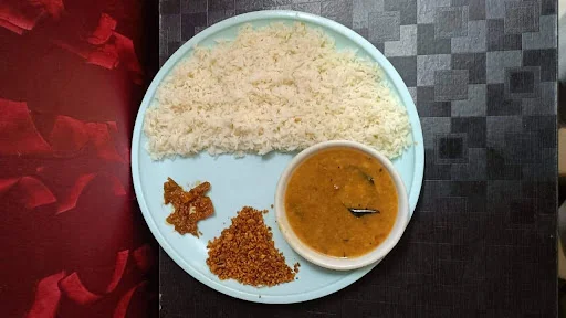 Tikheekhi Dal Rice Thali