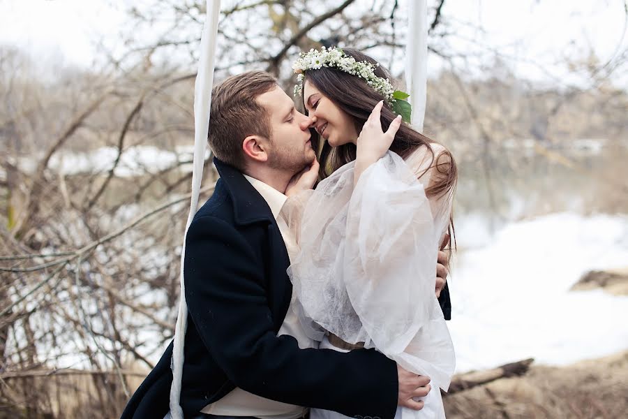 Fotógrafo de casamento Lyudmila Egorova (lastik-foto). Foto de 19 de março 2014