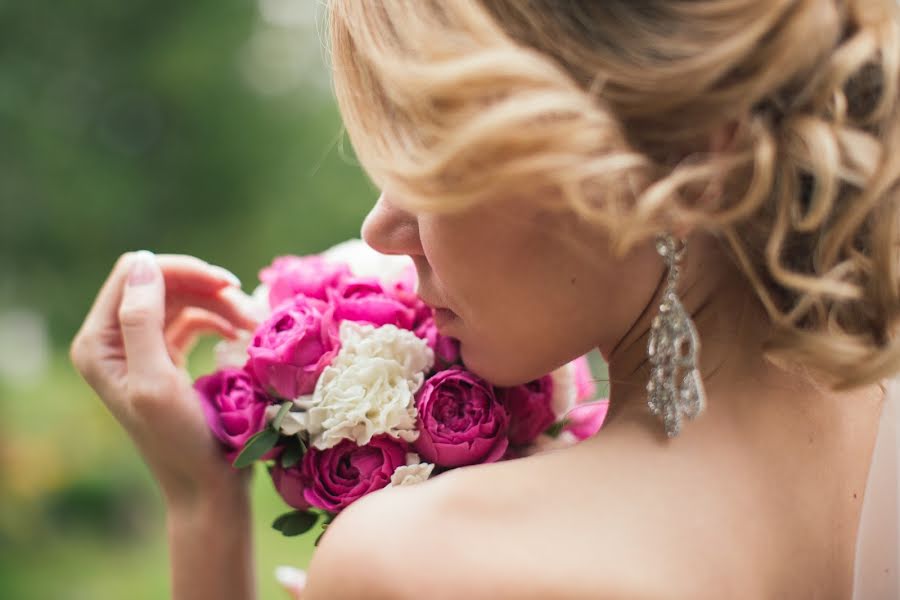 Fotografo di matrimoni Natalya Burdina (sensualphoto). Foto del 18 febbraio 2016