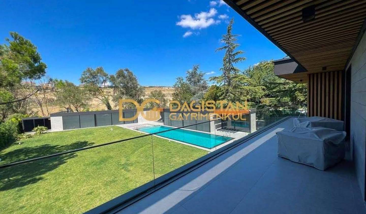 House with pool and terrace İstanbul