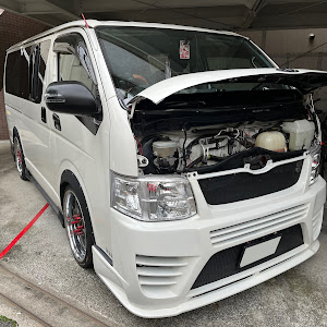 ハイエースバン TRH200V