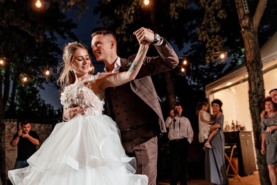 Fotógrafo de casamento Ekaterina Chernenko (chernenkoek). Foto de 13 de setembro 2019