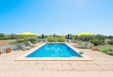 Maison avec piscine et terrasse 1