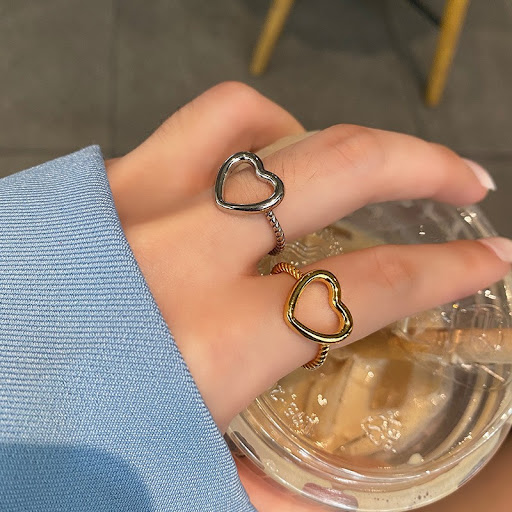 Title 4, Womens Fashion Hollowed-out Heart-shaped Ring ...