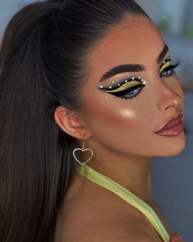 Gold Rhinestone Makeup