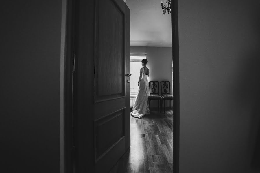 Fotógrafo de casamento Aleksandra Sarkisova (leksa312). Foto de 8 de dezembro 2015