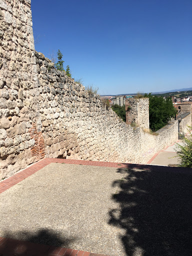 Subida por escaleras al torreo