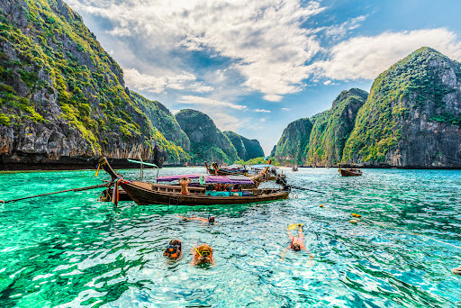 Thailand is counting on the return of tourists to accelerate an economic recovery that’s already facing headwinds triggered by the Russian invasion of Ukraine.